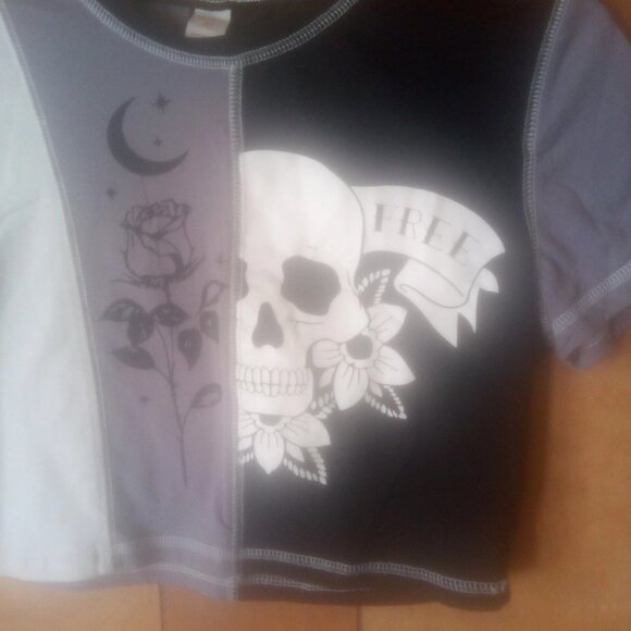 romwe womens skull rose Free short sleeve crop top size M - Picture 3 of 4
